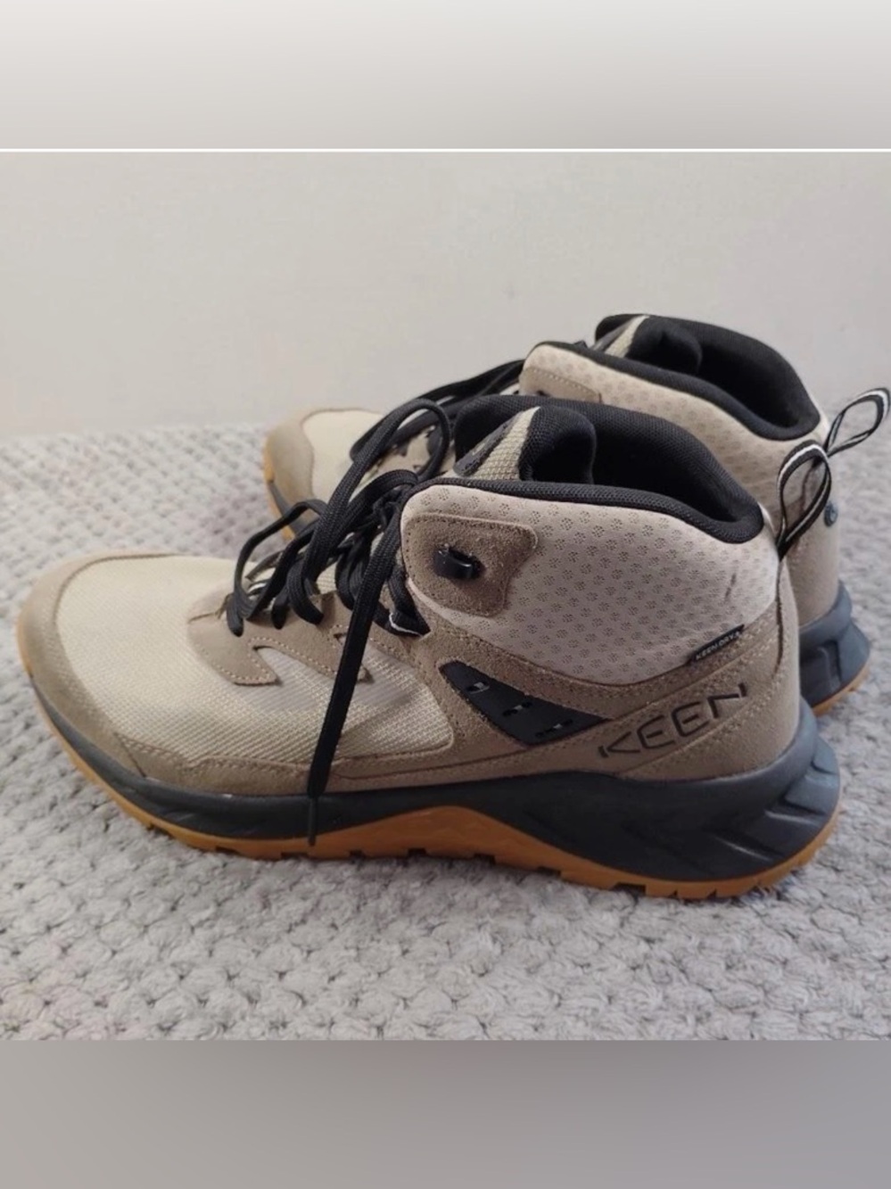 KEEN Men's Beige/Tan Trail Boots with Black Accents Size 13 for man - Picture 2 of 12